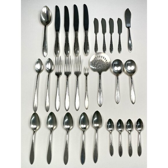 28pcs ONEIDA Nobility Plate Silverplate REVERIE Flatware Forks Spoons Knives - Picture 1 of 9